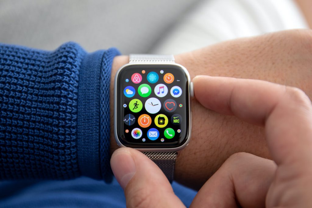 why-there-s-apple-watch-flashlight-how-to-use-it