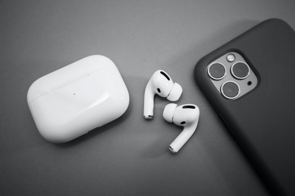 connecting-airpods-to-iphone-everything-you-need-to-know